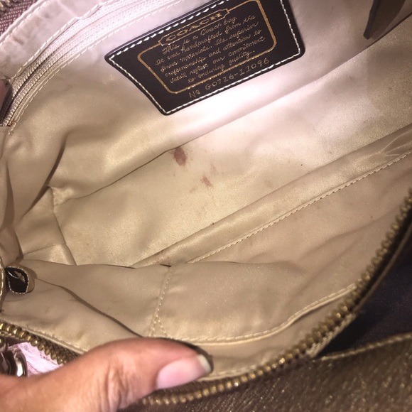 Coach authentic purse. Only worn a couple of times - Picture 8 of 8